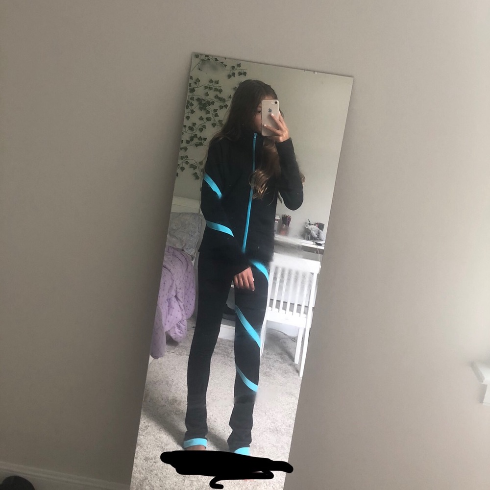 ny2 Sportswear figure skating uniform adult XS black with blue swirl